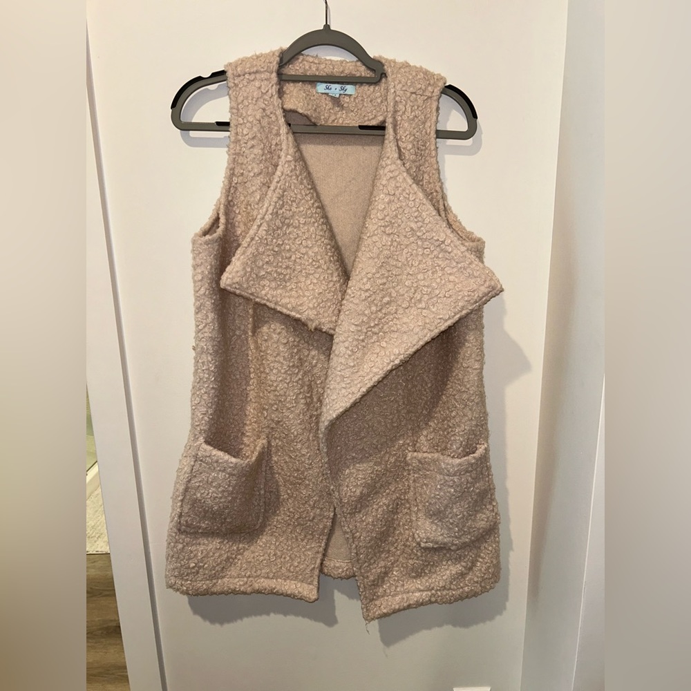 Tan sleevless cardigan